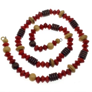 Vintage Red & Brown Wood Necklace, Fall Colors Necklace, Retro Wooden Jewelry, 1980s Style, 1980s Wooden Necklace, Vintage 1980s Wood Beads