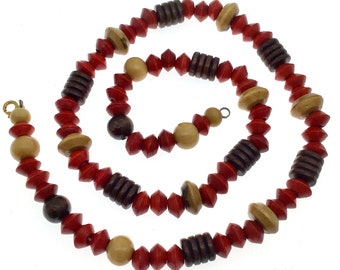 Vintage Red & Brown Wood Necklace, Fall Colors Necklace, Retro Wooden Jewelry, 1980s Style, 1980s Wooden Necklace, Vintage 1980s Wood Beads