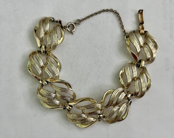 Vintage Coro Gold Tone Shell Bracelet: 1960s Costume Jewelry - Etsy
