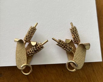 Vintage Earrings, Cat Tail Earrings, Wheat Earrings, Unsigned, Clip Earrings, Gold tone Earrings, 1940-50s, Mid Century