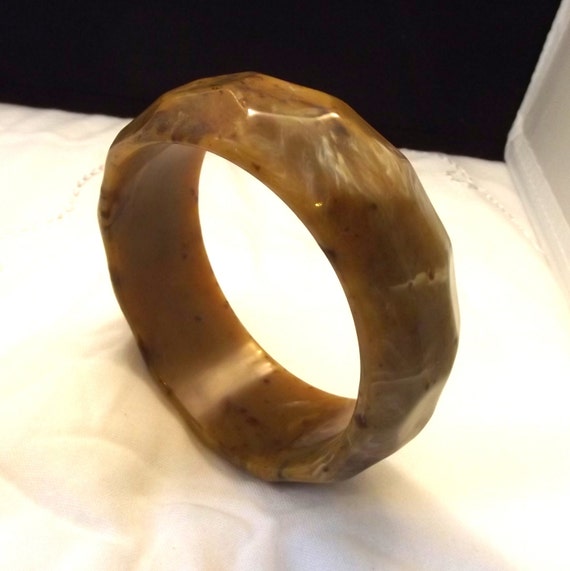 Vintage Bangle, Brown Bangle, Early Plastic Bracelet, Caramel Bangle, Glossy Finish, 1960s, Mid Century Jewelry, Retro
