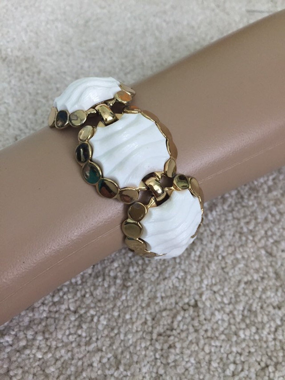 Bracelet Rigide Vintage Signé MONET Couleur Or - Top Qualité - Occasion