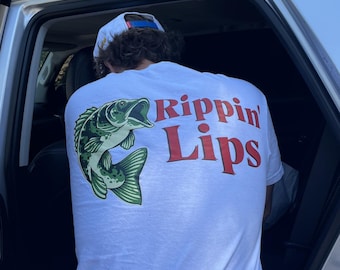 Rippin' Lips Men's Fishing Tee - Angler Bass Hooked Outdoor Fish Shirt for Catching Enthusiasts