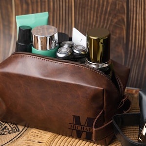 Personalized Leather Toiletry Bag – Laser Engraved Travel Kit for Groomsmen, Anniversaries  Leather Dopp Kit for Men’s Grooming Essentials