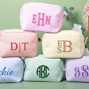 Custom Embroidered Makeup Bag, Monogramed Makeup Bag, Personalized Seersucker Cosmetic Bag, Bridesmaid Gift,Bridal Party Gifts,Gift for Her