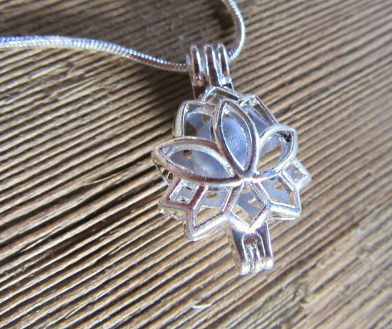 Lotus Aromatherapy Necklace Essential Oil Diffuser Necklace Etsy