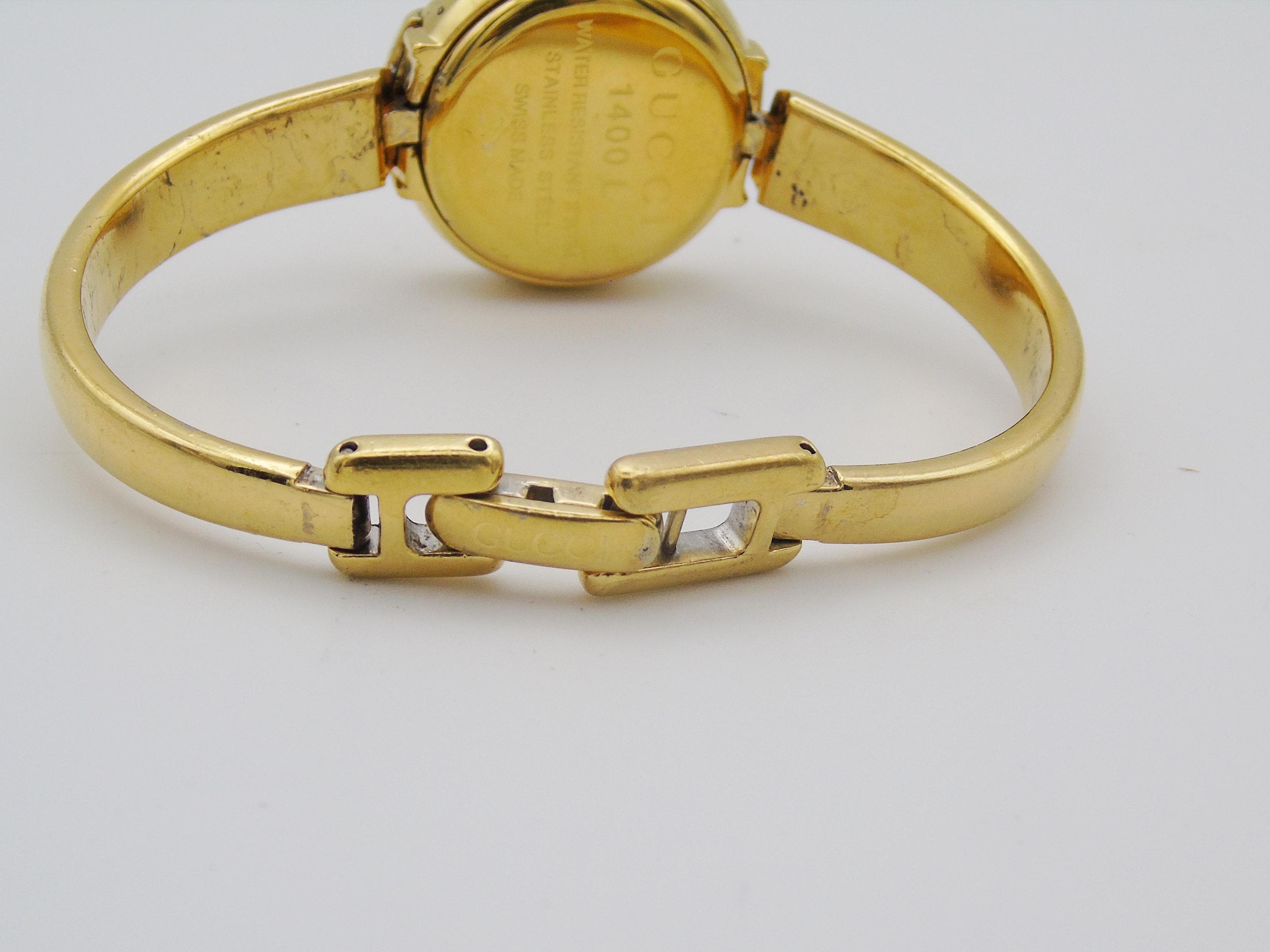 希少★GUCCI 腕時計 1400 L バングルゴールド★オールドグッチ★スイス Vintage Gucci 1400L Gold Watch With Box and Papers Elegant Small