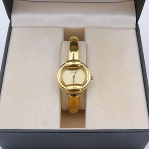 Vintage Gucci 1400L Gold Watch with Box and Papers Elegant Small Wristwatch Quartz