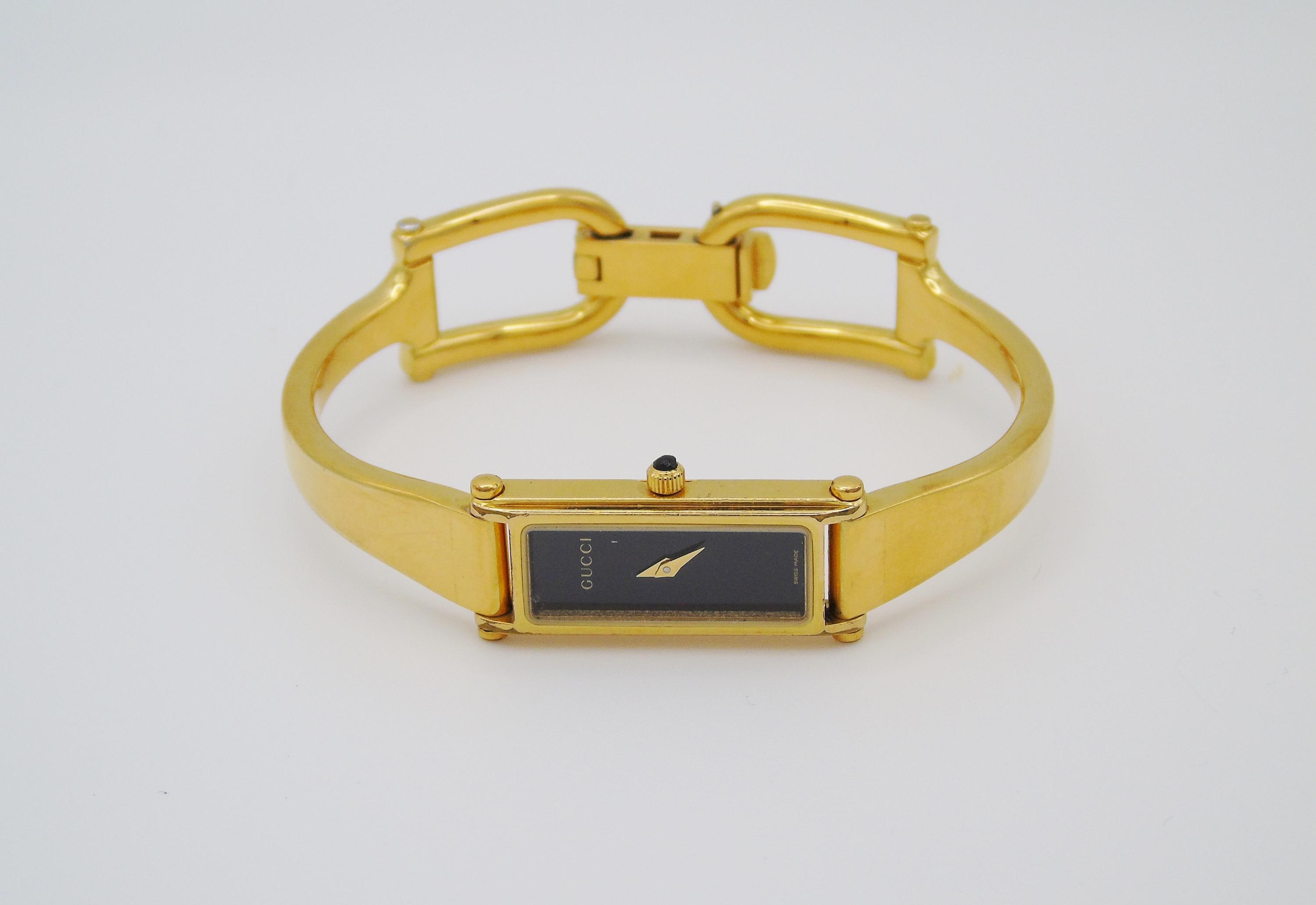 Gucci ゴールド ブレスレット時計 型番1500 GUCCI 1500L Gold Bracelet & Black Dial Women's Quartz Watch
