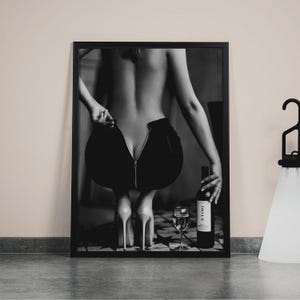 Kobieta z kieliszkiem do wina Plakat, Czarno-biały, Fotografia mody, Wydruk wózka barowego, Sztuka ścienna z alkoholem, Plakat feministyczny, Wystrój pokoju dla nastolatki