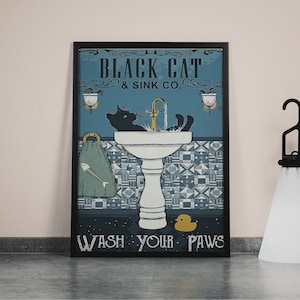 黒猫の足を洗うポスター、バスルームの装飾プリント、動物の絵のヴィンテージウォールアート、トイレのホームデコレーション、黒猫のシンクウォッシュ