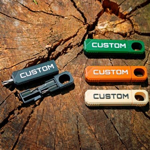 Custom Pocket Screwdriver – Compact EDC Multi-Bit Tool – Magnetic Bit Holder – Father’s Day Gift for Him – Keychain Tool - 10 Colors - PETG