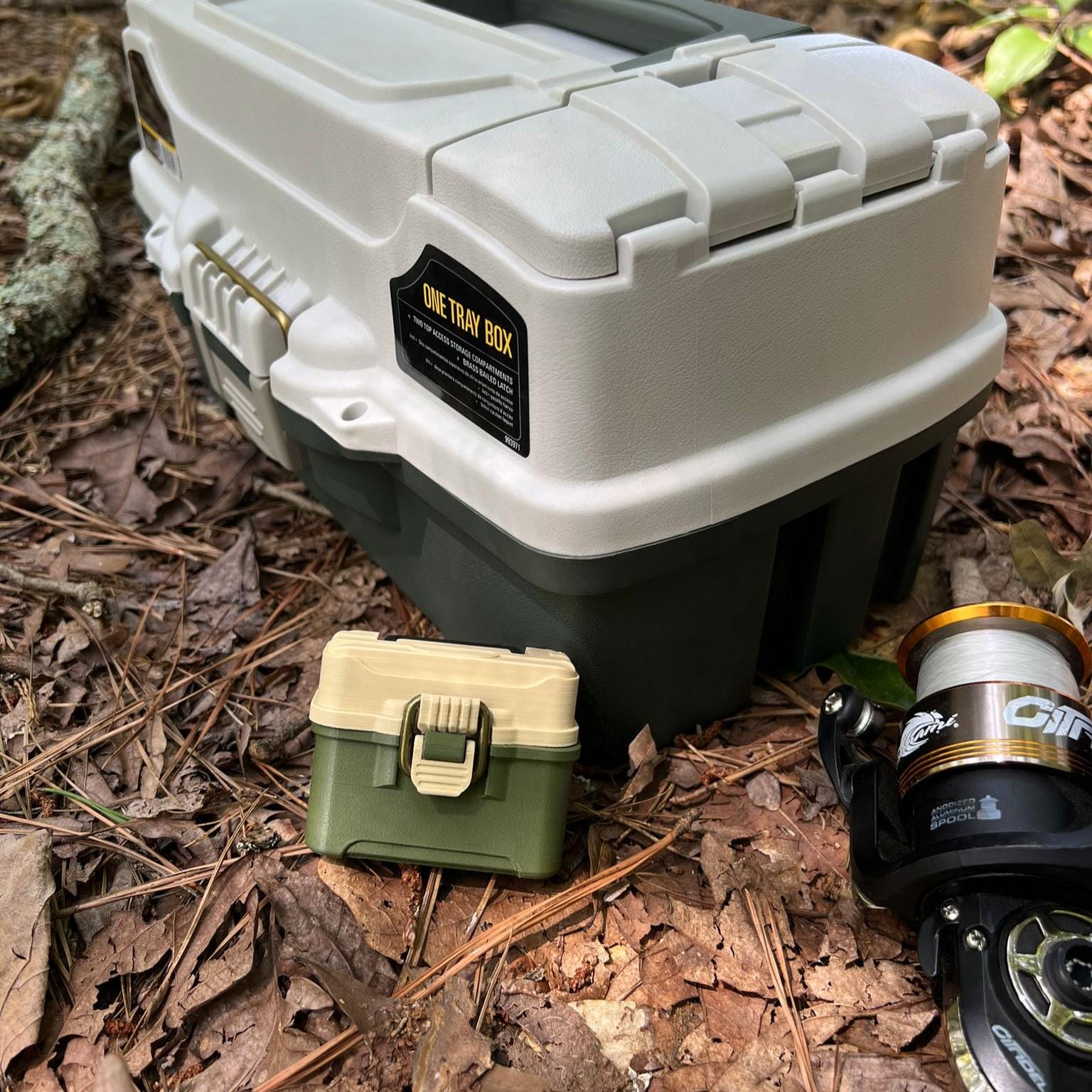 gps tackle box Plano Catch All One-Tray Kit, Black/Blue, Rust-Proof Brass Latch, Top-Access Tray with Deep Storage, Made in the USA, Portable Fishing Gear Storage Organizer : Sports & Outdoors Weekend Series Softsider 11 x 8 Gray Tackle Bag (PLAB36120) by Plano Plano Angled Tackle System