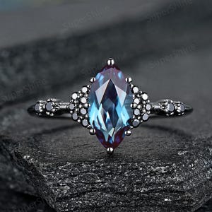Vintage Marquise Cut Alexandrite Engagement Ring Black Moissanite Cluster Promise Rings For Women Black Gold Alexandrite Wedding Ring Gifts