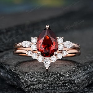 Vintage Pear Shaped Garnet Engagement Ring Set Marquise Moissanite Cluster Wedding Ring 14k Rose Gold Red Garnet Anniversary Rings For Women