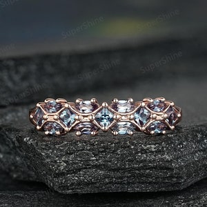 Vintage Half Eternity Marquise Cut Alexandrite trouwring 14k gouden kleur veranderende Alexandrite trouwringen voor vrouwen aangepaste stapelring
