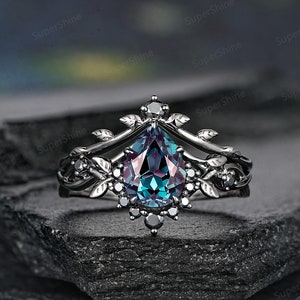 Black Gold Alexandrite Engagement Rings Set, Gothic Leaf Nature Inspired Wedding Promise Ring, Vintage Curved Wedding Band Anniversary Ring