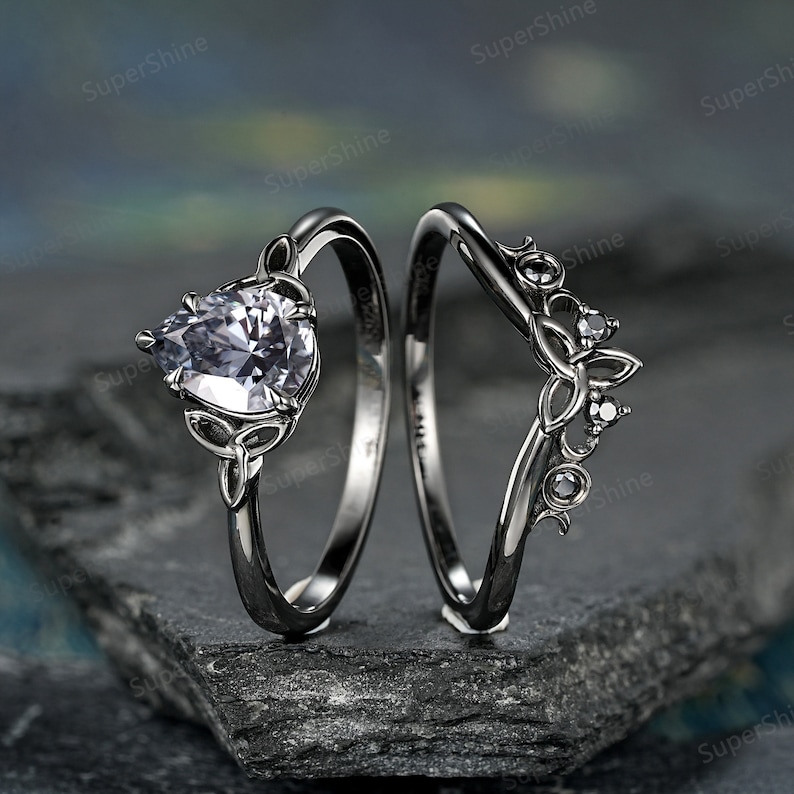 Vintage Celtic Knot Spoon Ring - Sterling Silver Band Sizes 6 To 10 - View #9