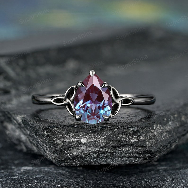 Men's Celtic Trinity Knot Band Ring With Alexandrite CZ - 925 Sterling Silver Size 13