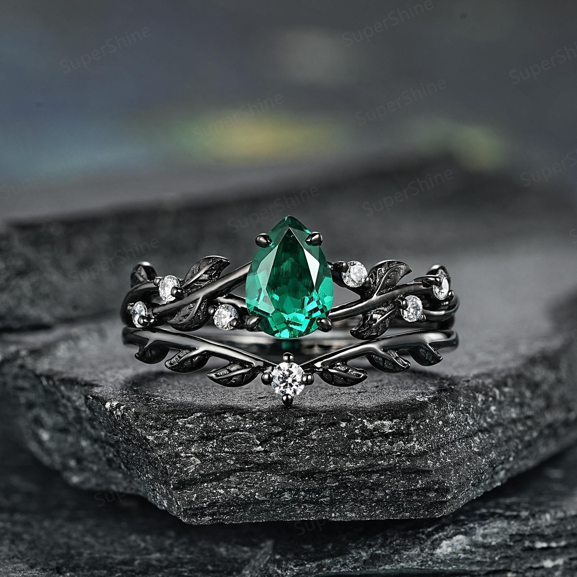 Pear Shape Antique Emerald Engagement Ring Set Vintage Black Gold Leaf Nature Inspired Promise Rings For Women Wedding Ring Band Bridal Set