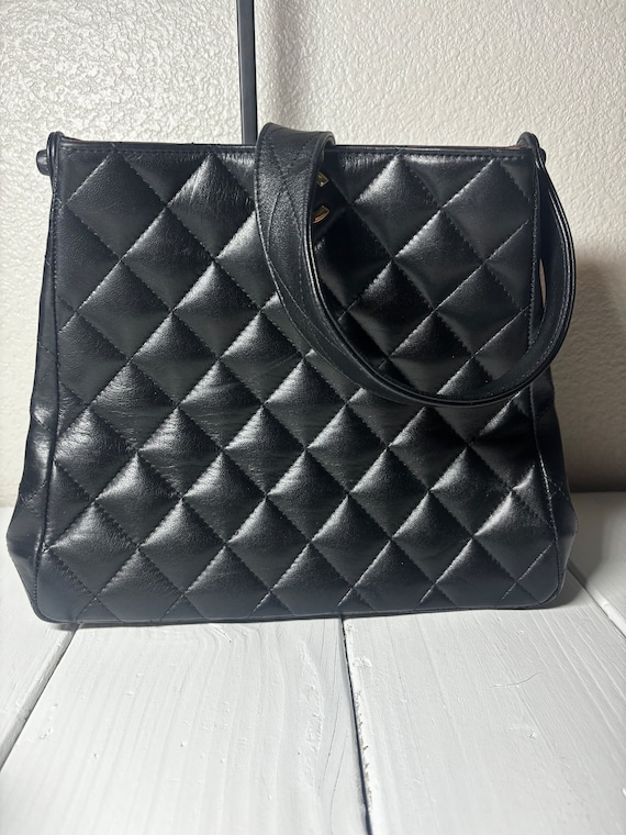 Vintage quilted CC hand bag