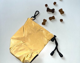 Reflective Dog Treat Pouch – Waterproof Training Treat Bag with Clip & Drawstring, Night Visibility Accessory