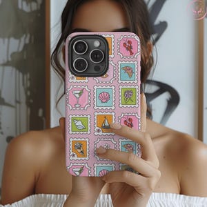 Custodia per iPhone MagSafe Summer Stamps, resistente, carina, estetica, design floreale pastello, accessori chic, spiaggia, conchiglie, idea regalo per telefono, atmosfera estiva floreale