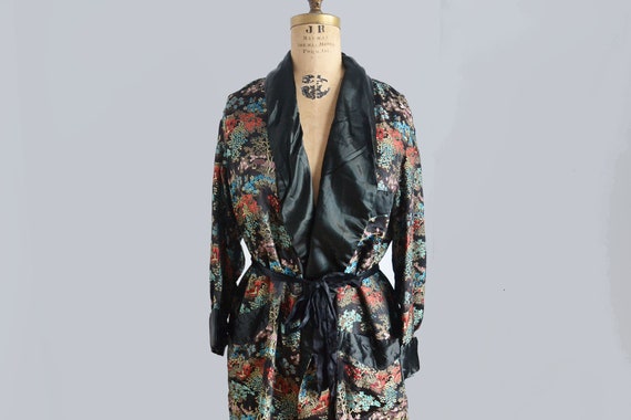 Vintage smoking jacket asian pattern robe by Majes