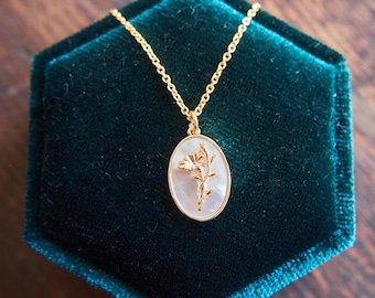 Collar con flor de nacimiento de septiembre: colgante de gloria de la mañana de nácar