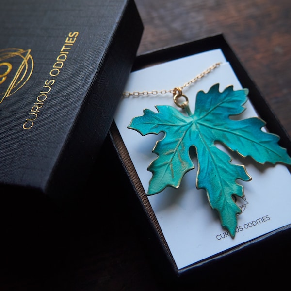 Maple leaf necklace, Autumn necklace, Nature jewelry, Long statement necklace, Botanical necklace, Gift for Mom, Verdigris patina