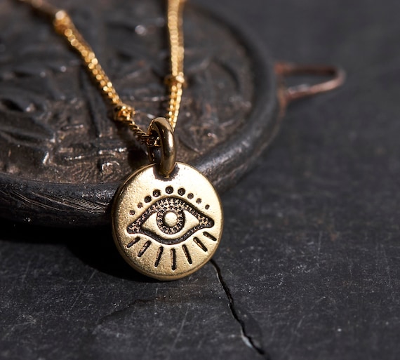 Amazon.com: Tarsus Evil Eye Necklace Gold Mal De Ojo Amulet Nazar Third Eye  Necklace Protection Jewelry Gifts for Women Girls: Clothing, Shoes & Jewelry