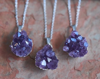 Collar con colgante de drusa de amatista cruda: plata de ley, piedra natal de febrero