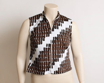 Vintage 1960s Giraffe Print Top - Front Zip Geometric Brown & White Sleeveless 60s 70s Mod Style Shirt - Polyknit - Medium