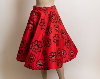 Vintage 1950s Alice of California Floral Circle Skirt - Red & Black Velvet Flower Print Tropical with Gold Metallic - Hawaiian Style Small