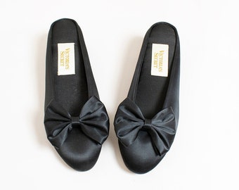 Vintage Victoria's Secret Satin Bow Slippers - Black Boudoir Nightie Bedroom Glam Pin-Up Open Back Slip Ons - Size 5 6