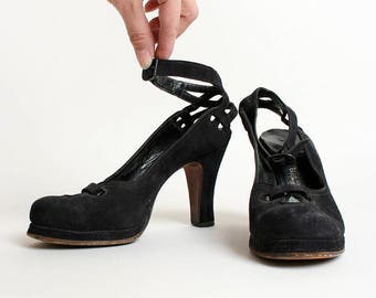 Vintage 1940s Heels - Black Suede Platform Cage Ankle Wrap Strape Heels - Clover Cut-Out Keyhole - Size US 6