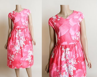 Vintage Hawaiian Dress - Handmade 1980s Floral Hawaii Tropical Tiki Dress in a 1950s Style - Hot Pink and White Flowers - Small