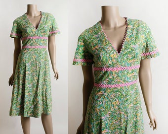 Vintage 1960s Dress - Mint Green & Pink Watercolor Swirl Print Cotton Day Dress with Pink Rick Rack Trim - Small