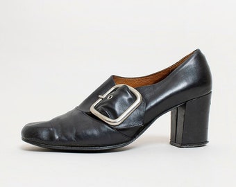 Vintage 1960s Black Leather Big Buckle Chunky Heels - Pilgrim Style 60s Mod Scooter Go-Go Girl - Size 7