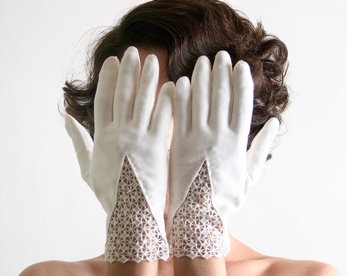 White Lace Gloves Vintage Circle Shapes Cut Out Small XS Etsy
