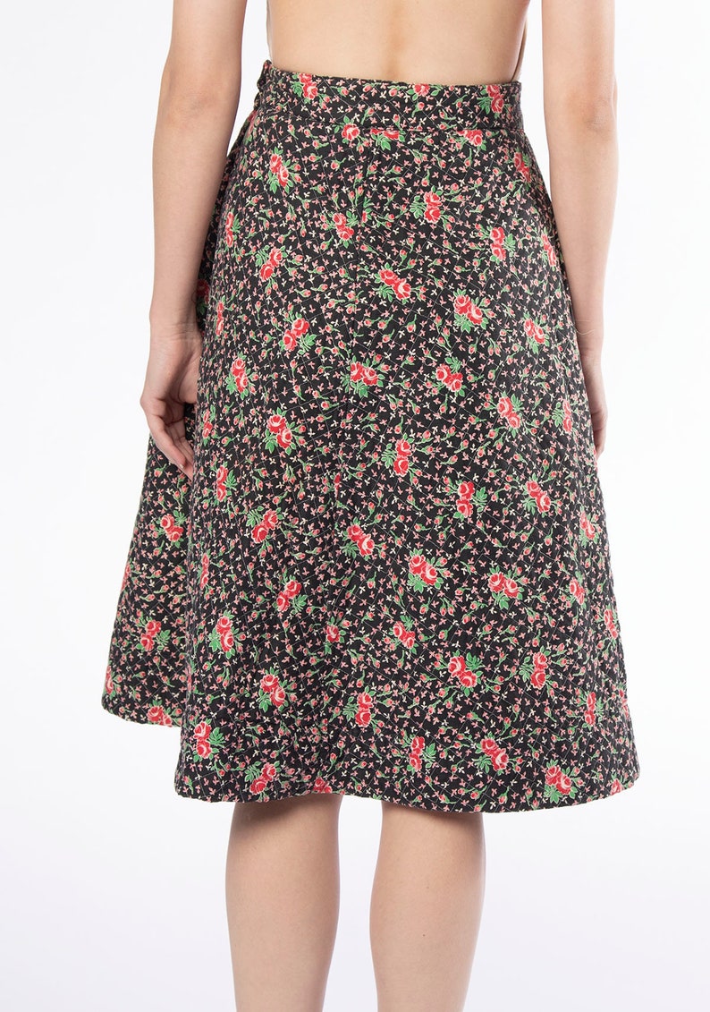 Vintage Rose Print Quilt Skirt A-Line Knee Length Black & Pink Floral Print Skirt 1970s Cotton Small 26 Waist image 6