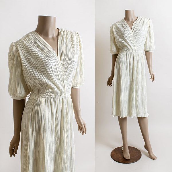 Vintage 1980s White Dress - Crinkle Textured Pleated Whimsical Puff Sleeve Slinky Disco Dress - 1970s - Medium Large