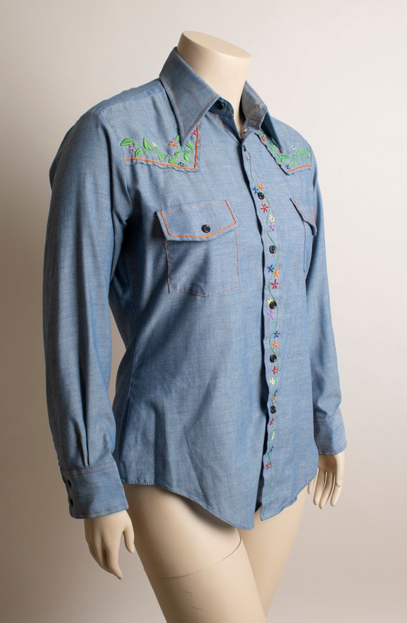 Vintage 1970s Embroidered Button Up Shirt - Chamb… - image 3