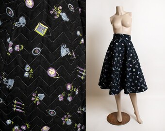 Vintage 1950s Novelty Print Skirt - Clocks Candles Floral Picture Frame Home Decor Print - Dark Black Quilted Full Midi Skirt - XS 23" waist