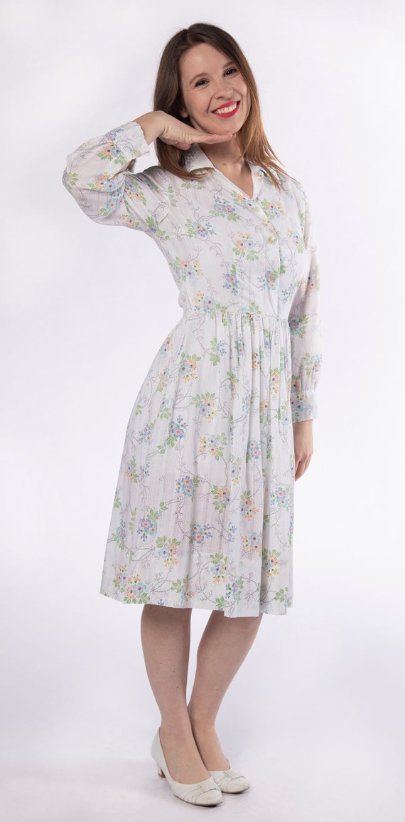 Vintage 1960s Dress - Pastel Light Floral Spring … - image 2