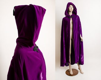 Vintage Dark Purple Velvet Hooded Cape - Long Maxi Length Black Frog Closure Pockets Tassle Gothic Goth Dramatic Evening Outwear - Large