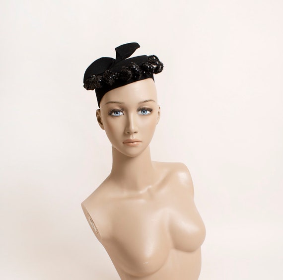 Vintage 1950s Hat - Swirled Twisted Trims Tilt To… - image 7