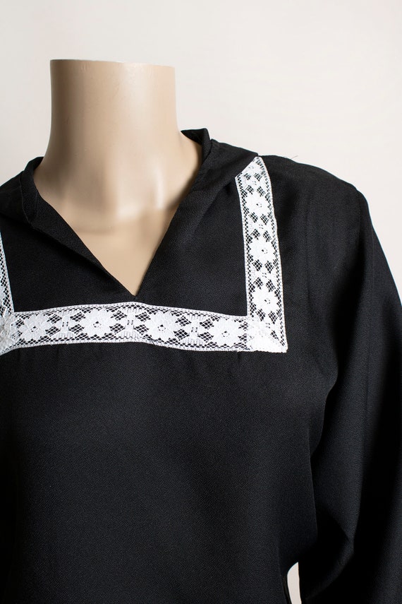 Vintage 1970s Hooded Blouse - Black & White Lace … - image 4