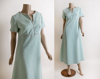 Vintage 1970s Metallic Maxi Dress - Sea Foam Green & Silver Sparkly Medallion Eye Embossed Look A-Line Short Sleeve Dress - Medium