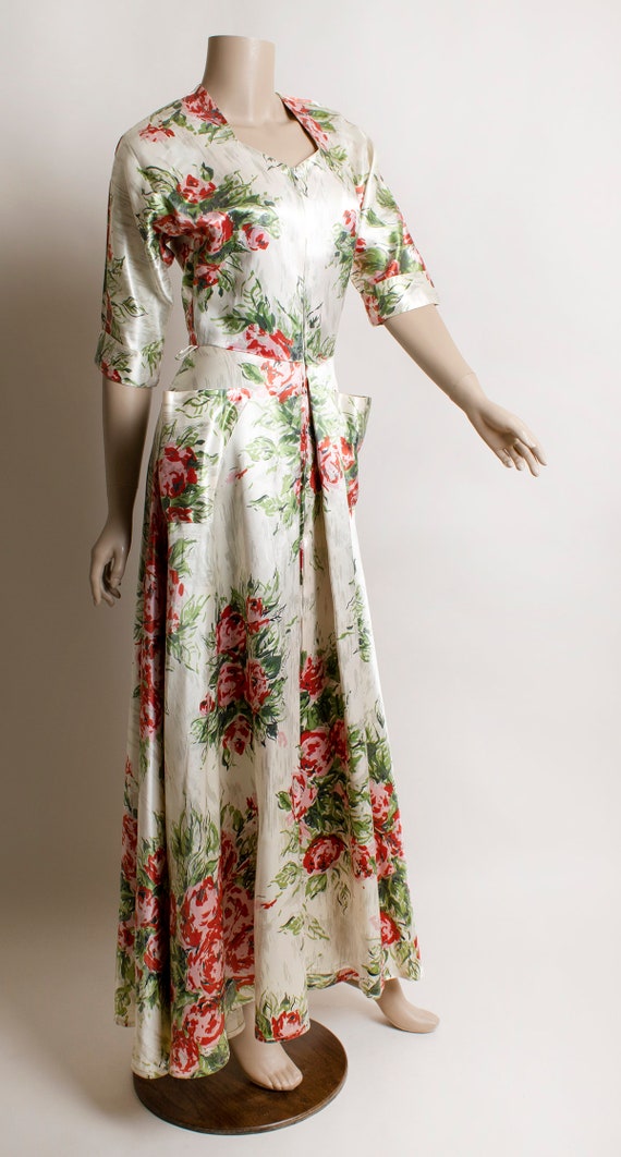Vintage 1940s Dressing Gown - Cabbage Rose Print … - image 2